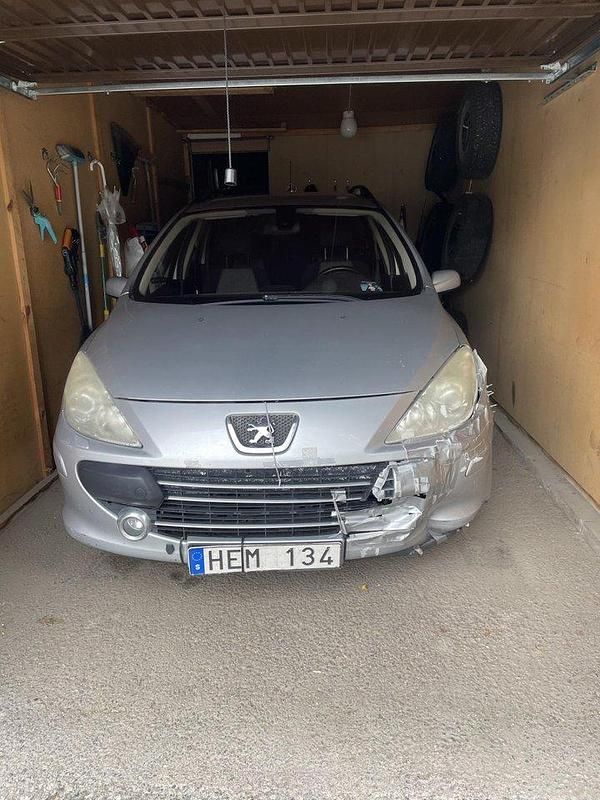 Grå Begagnad 2007 Peugeot 307 Kombi | 3 500 kr (Superpris) - Bild 1/3