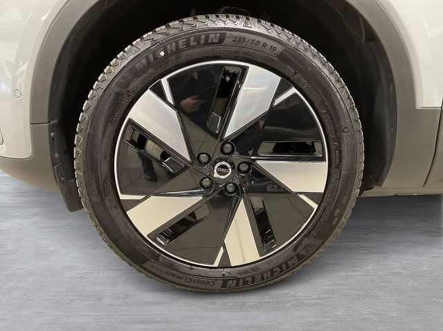 Begagnad Volvo EC40 Ultimate 188 kW (256 HK) 2023 Grå SUV