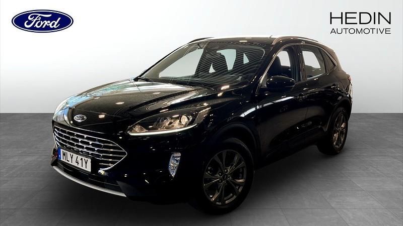 Svart (black) Begagnad 2022 Ford Kuga Titanium SUV | 259 900 kr (Marknadspris) - Bild 1/4