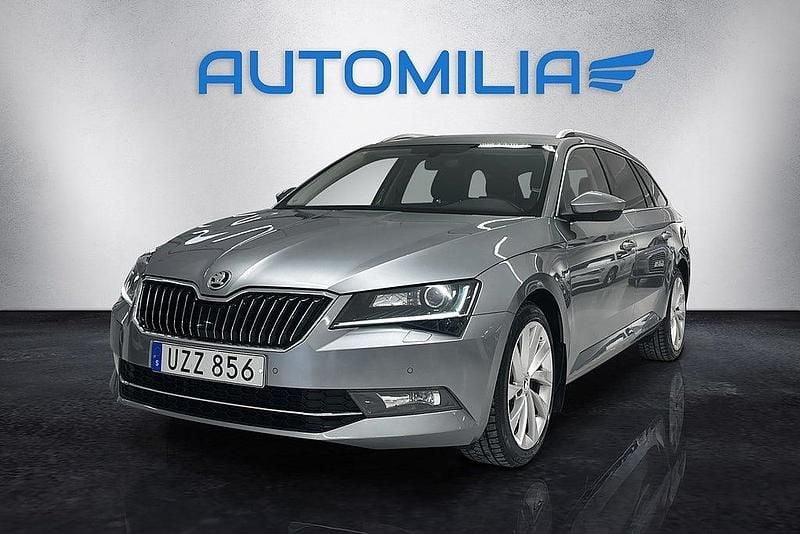 Begagnad Skoda Superb Style 150 HK (110 kW) 2016 Grå Kombi