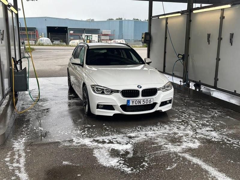 Begagnad 2018 BMW 318 Kombi | 185 000 kr (Marknadspris) - Bild 1/4