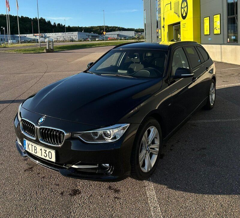 Svart Begagnad 2015 BMW 318 Sport Line Kombi | 115 000 kr (Marknadspris) - Bild 1/4
