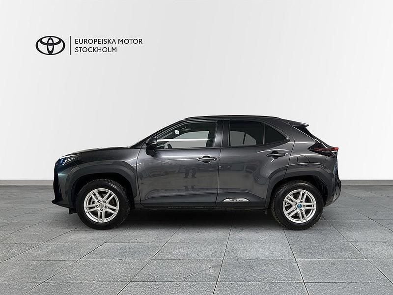 Begagnad Toyota Yaris Cross Active 92 HK (67 kW) 2025 Mörkgrå SUV