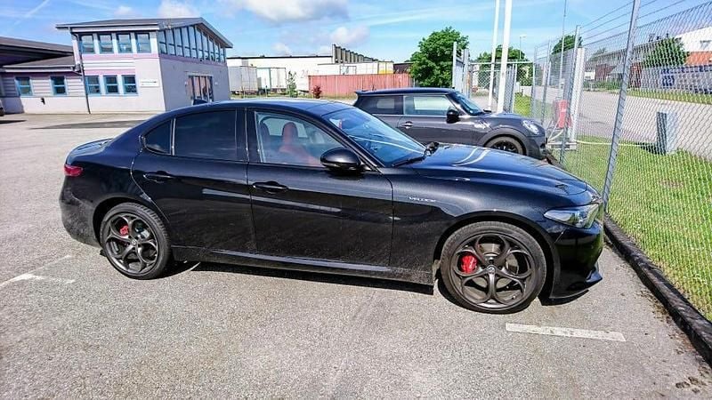 Begagnad 2017 Alfa Romeo Giulia | 235 000 kr (Bra pris) - Bild 1/4