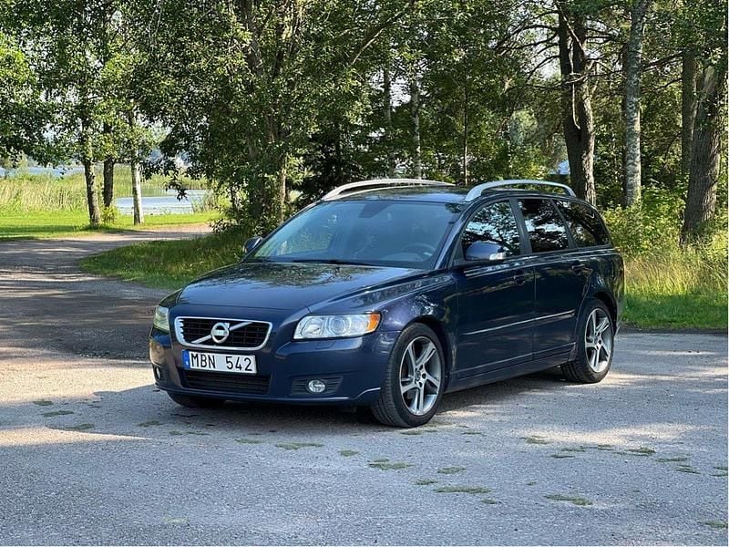 Blå Begagnad 2012 Volvo V50 Momentum Kombi | 69 000 kr (Lite dyr) - Bild 1/4