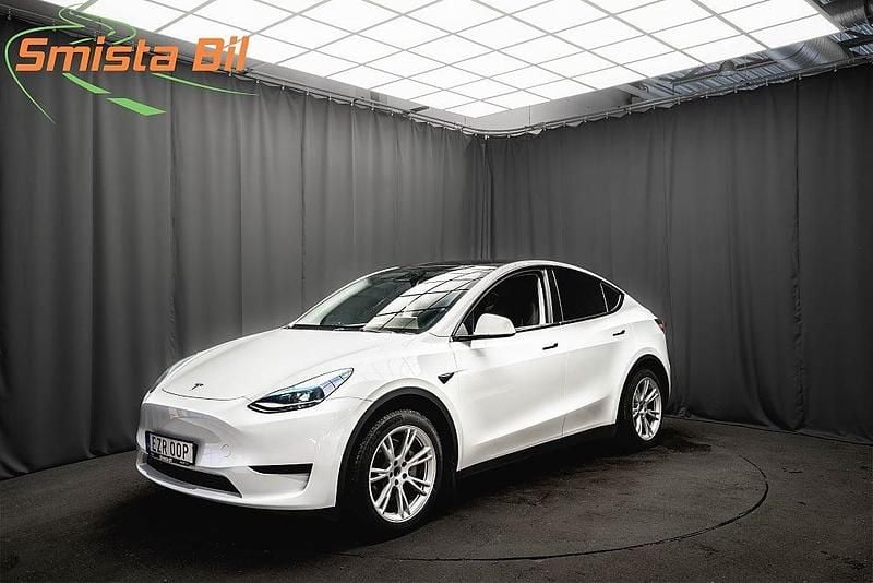 Begagnad Tesla Model Y Standard Range 250 kW (340 HK) 2022 Vit SUV