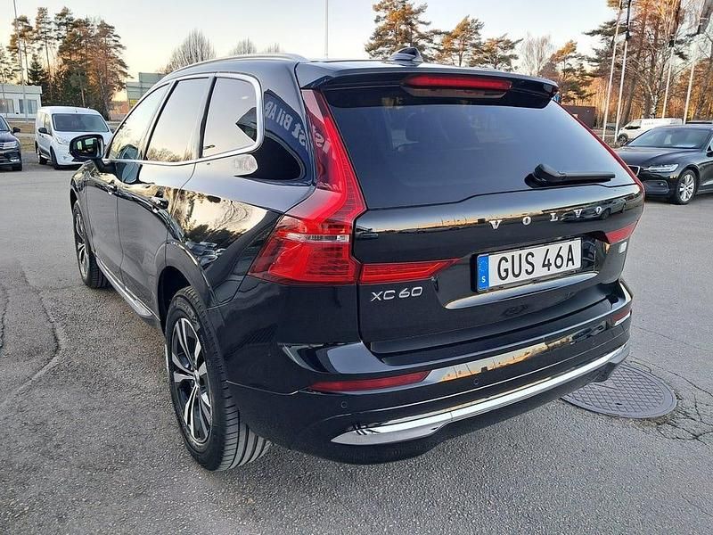 Begagnad Volvo XC60 Core 253 HK (186 kW) 2023 Svart SUV