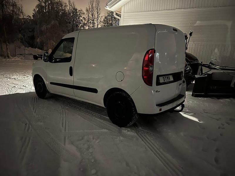 Begagnad Fiat Doblò 90 HK (66 kW) 2013 Minibuss