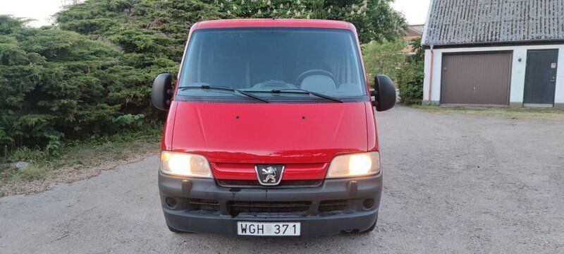 Röd Begagnad 2004 Peugeot Boxer Van | 99 900 kr (Superpris) - Bild 1/4