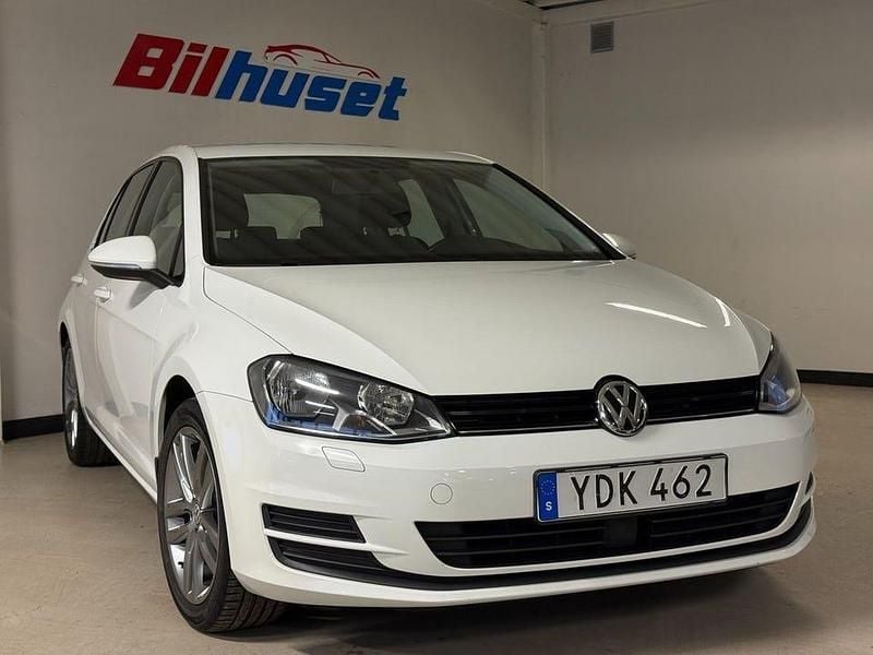 Begagnad VW Golf VII 110 HK (80 kW) 2016 Vit Halvkombi