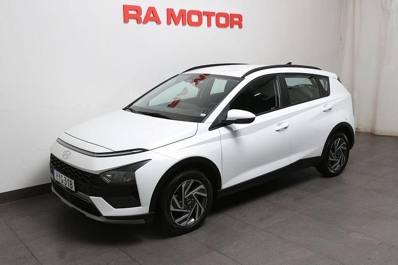 Vit Begagnad 2024 Hyundai Bayon Essential SUV | 219 900 kr (Marknadspris) - Bild 1/3
