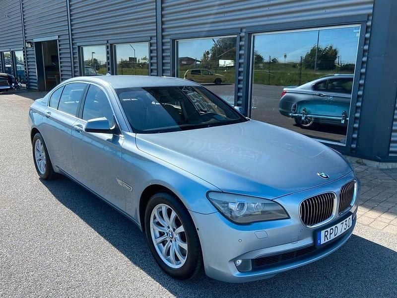 Begagnad BMW ActiveHybrid 7 Comfort Edition 465 HK (342 kW) 2010 Blå Sedan
