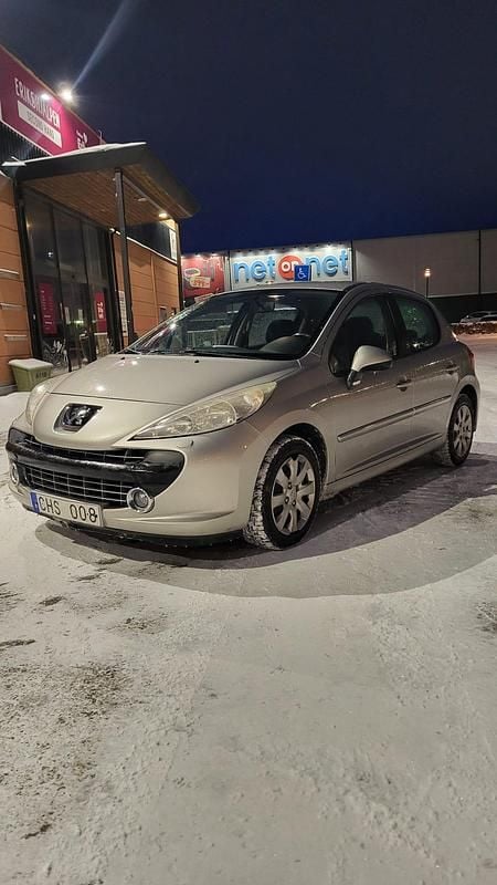 Begagnad 2008 Peugeot 207 Halvkombi | 18 000 kr (Marknadspris) - Bild 1/4