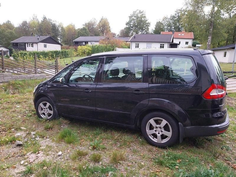 Svart Begagnad 2015 Ford Galaxy Trend Minibuss | 105 000 kr (Marknadspris) - Bild 1/1