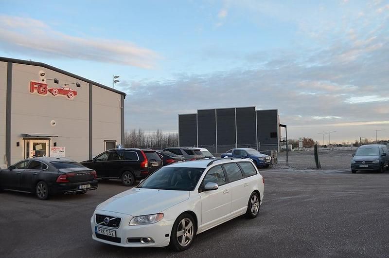 Begagnad Volvo V70 R-Design 231 HK (169 kW) 2010 Vit Kombi