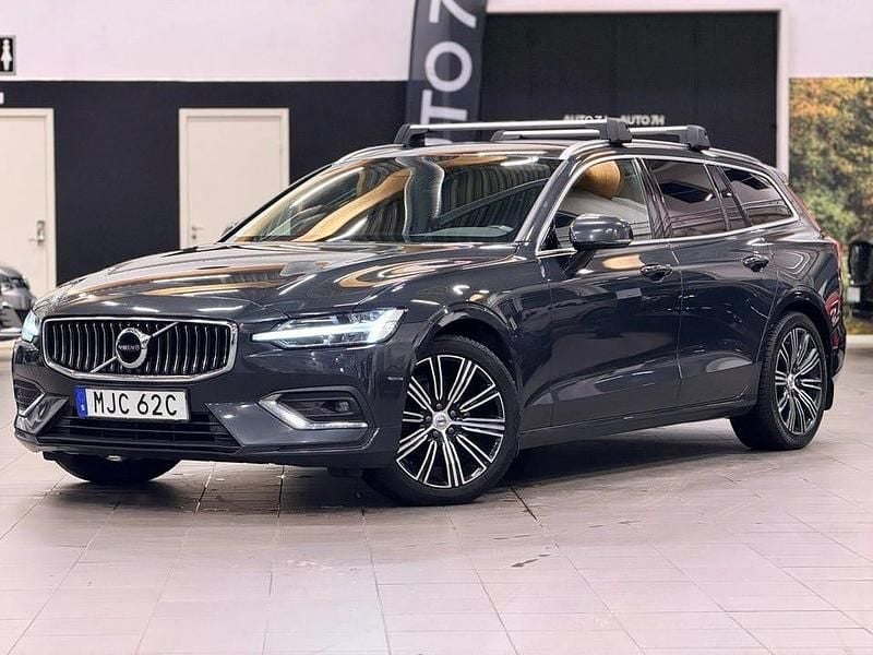 Grå Begagnad 2019 Volvo V60 Inscription Kombi | 229 900 kr (Marknadspris) - Bild 1/4