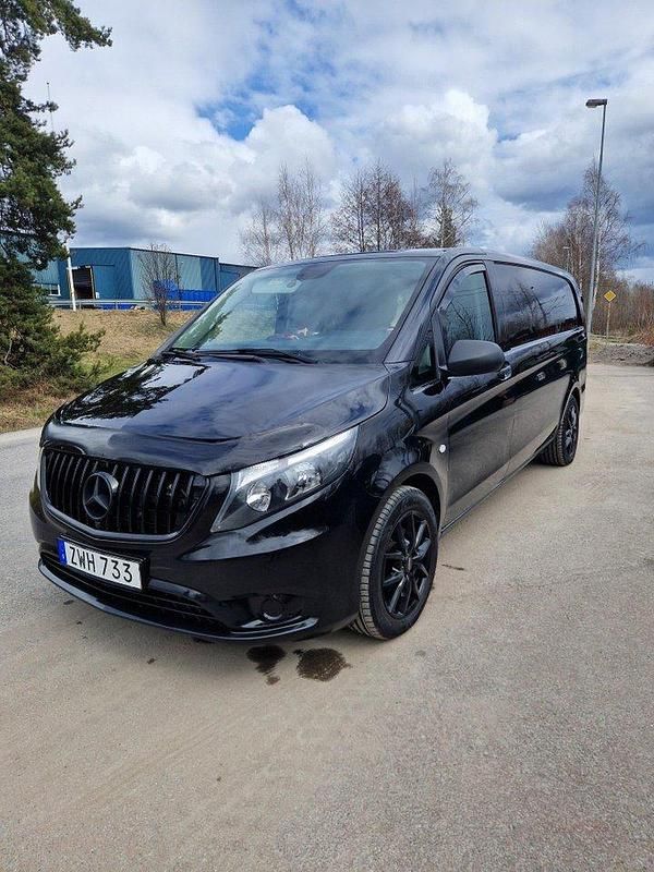 Svart Begagnad 2019 Mercedes Vito Minibuss | 219 000 kr (Marknadspris) - Bild 1/4