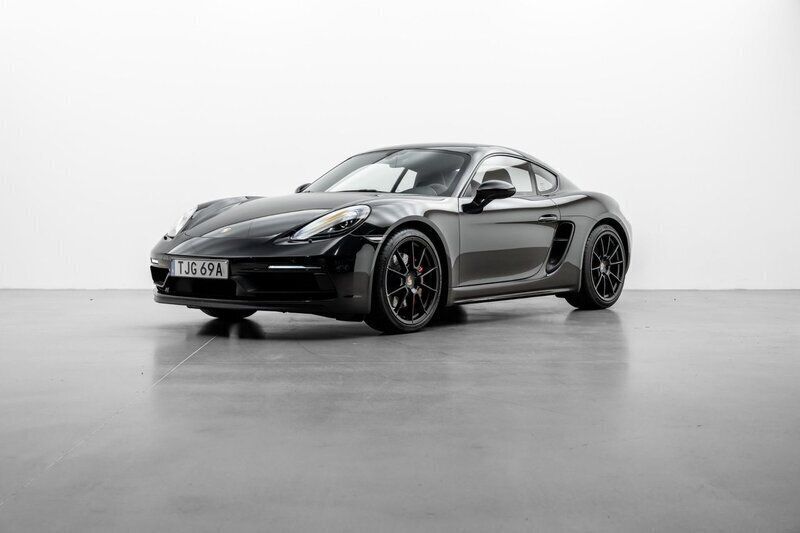Svart Begagnad 2020 Porsche 718 Cayman Sportkupé | 979 000 kr - Bild 1/4