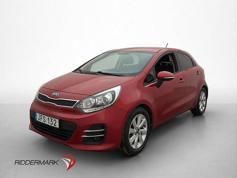 Begagnad Kia Rio Comfort 109 HK (80 kW) 2015 Röd Halvkombi
