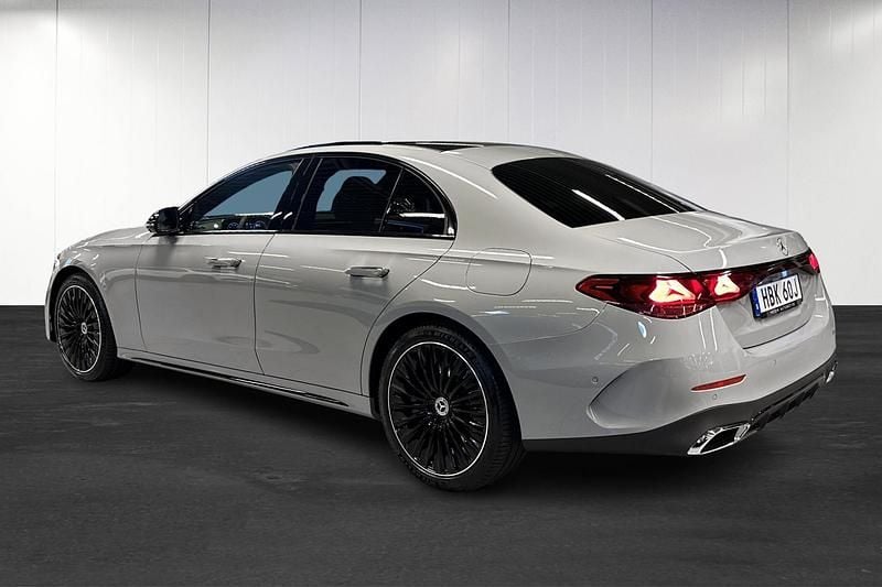 Begagnad Mercedes E300 AMG line 2025 Grå Sedan