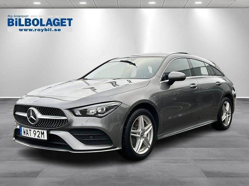 Grå Begagnad 2023 Mercedes CLA250 Shooting Brake AMG line Kombi | 364 800 kr (Lite dyr) - Bild 1/4