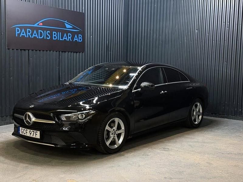 Svart Begagnad 2020 Mercedes CLA200 | 269 900 kr (Superpris) - Bild 1/4
