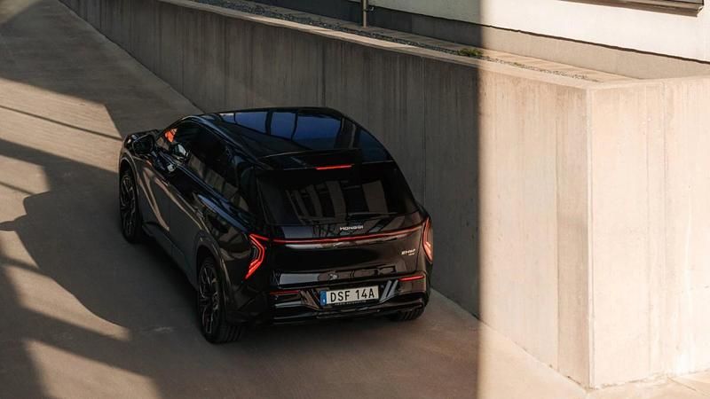 Ny Hongqi EHS7 252 kW (343 HK) 2025 SUV