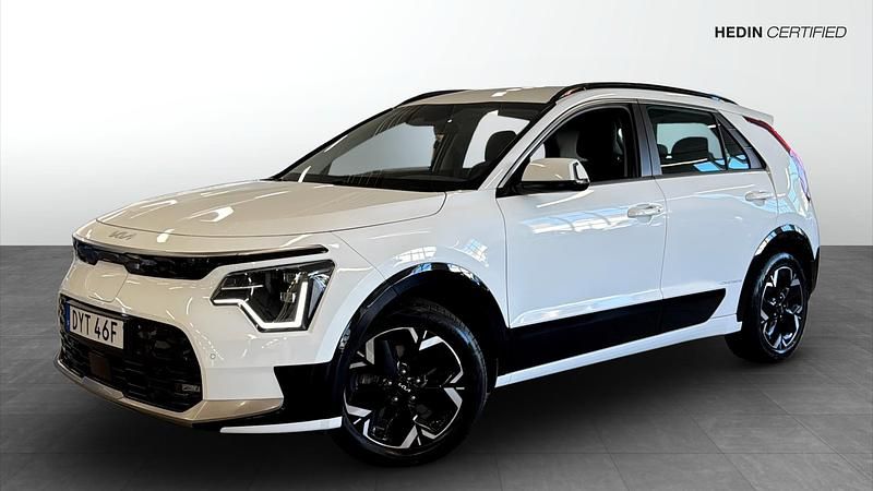 Vit (white) Begagnad 2022 Kia e-Niro 2 SUV | 309 900 kr (Dyr) - Bild 1/4