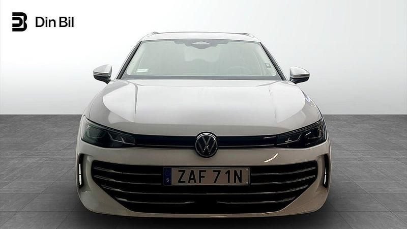 Begagnad VW Passat Business 150 HK (110 kW) 2024 Pure white Kombi