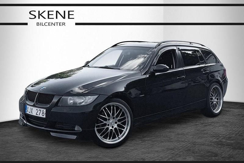 Svart Begagnad 2005 BMW 320 Advantage Kombi | 49 500 kr (Dyr) - Bild 1/4