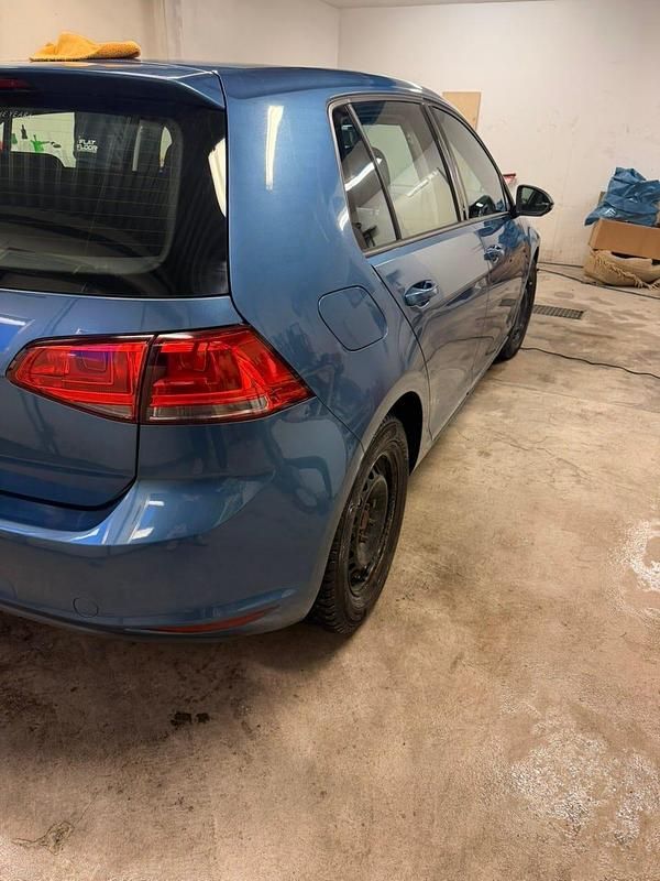 Begagnad VW Golf VII 122 HK (89 kW) 2014 Blå
