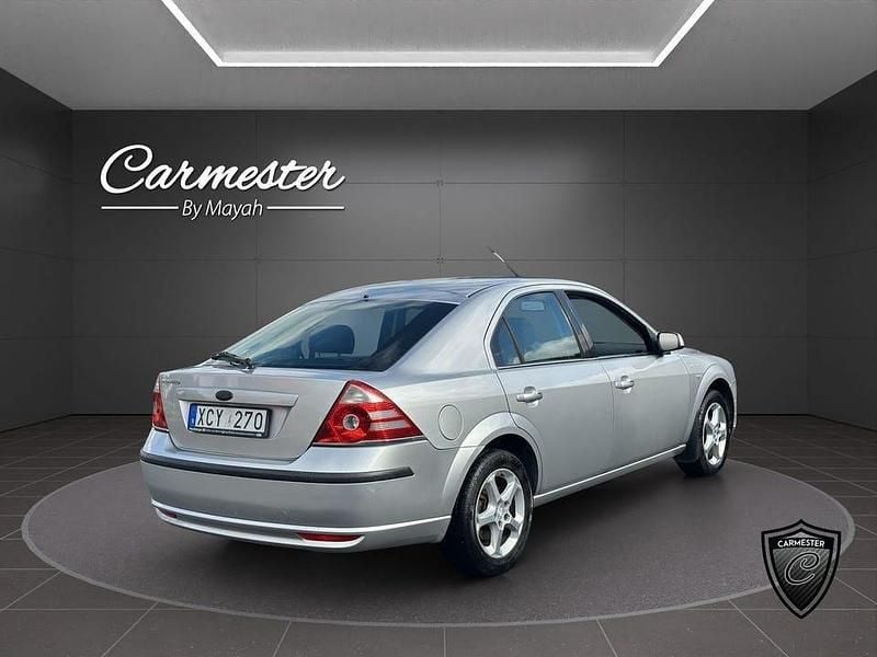 Begagnad Ford Mondeo Titanium 146 HK (107 kW) 2006 Silver Halvkombi