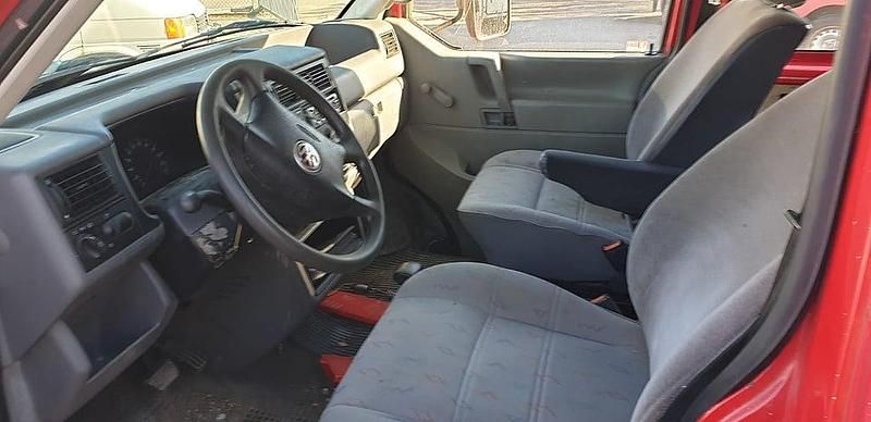 Begagnad VW Transporter 102 HK (75 kW) 2001 Röd Van