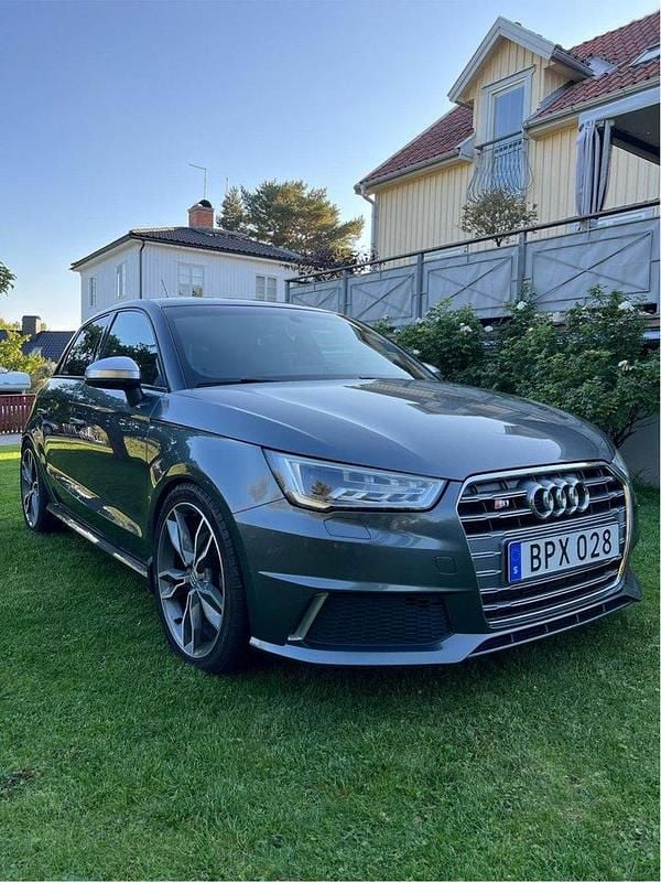 Grå Begagnad 2015 Audi S1 Sportback Halvkombi | 150 000 kr - Bild 1/4