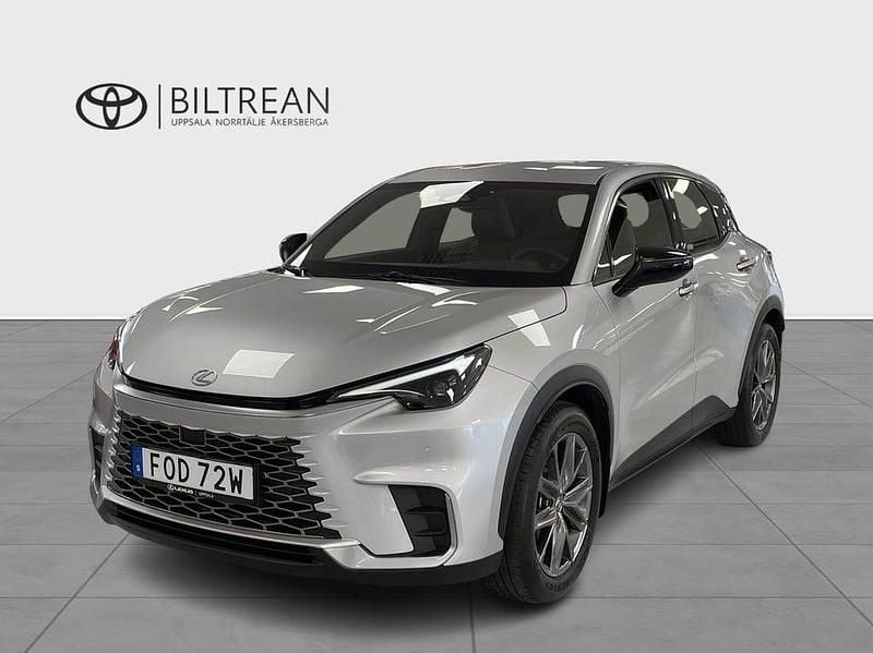 Begagnad Lexus LBX 137 HK (100 kW) 2024 Silver SUV