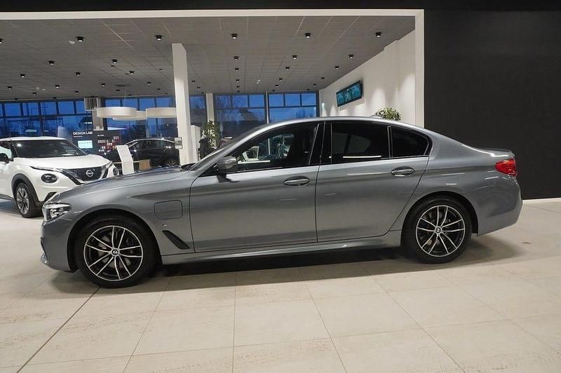 Begagnad BMW 530 iPerformance 184 HK (135 kW) 2020 Bluestone metallic Sedan