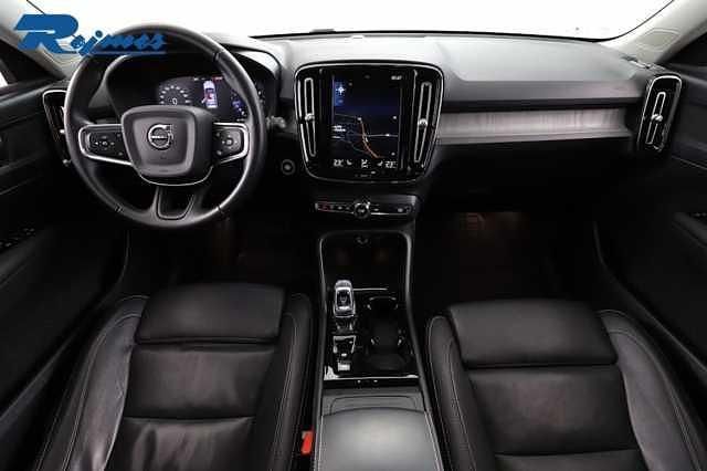 Begagnad Volvo XC40 Inscription 129 HK (94 kW) 2021 Svart SUV