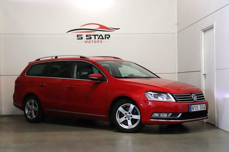 Röd Begagnad 2013 VW Passat Kombi | 79 900 kr (Marknadspris) - Bild 1/4