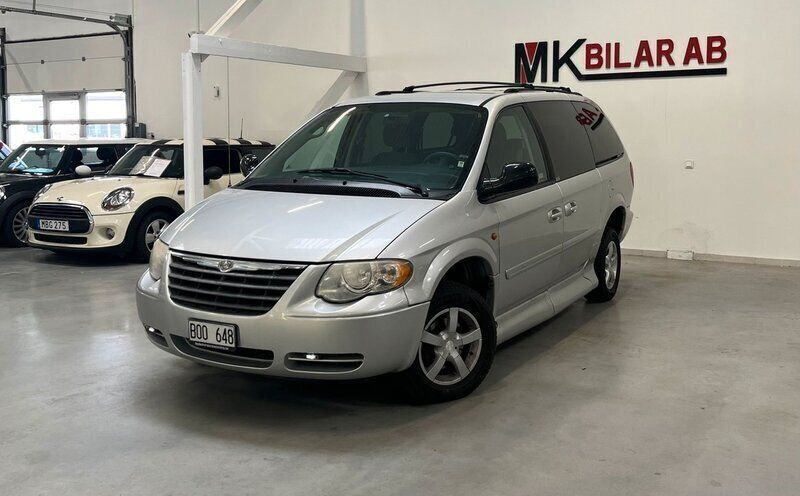 Silver Begagnad 2007 Chrysler Town & Country Minibuss | 69 900 kr (Dyr) - Bild 1/4