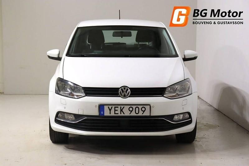 Begagnad VW Polo 90 HK (66 kW) 2016 Vit Halvkombi