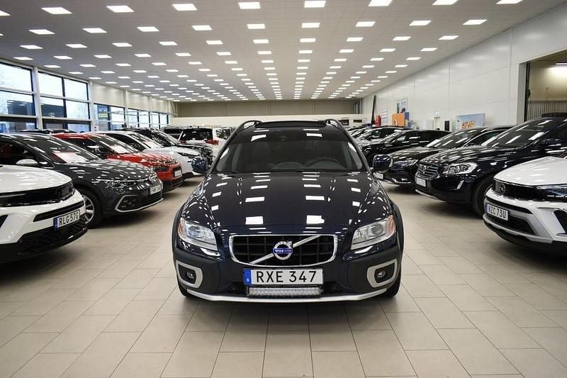 Blå Begagnad 2013 Volvo XC70 Momentum Kombi | 159 900 kr (Marknadspris) - Bild 1/4