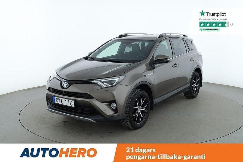 Brun Begagnad 2016 Toyota RAV4 Hybrid Active SUV | 212 000 kr (Marknadspris) - Bild 1/4