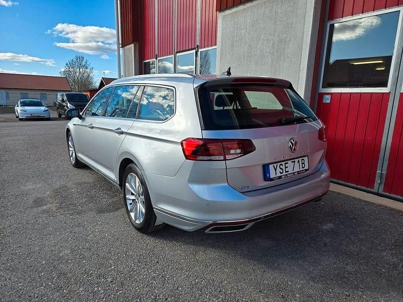 Begagnad VW Passat GTE 218 HK (160 kW) 2020 Silver Kombi