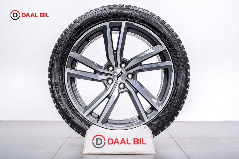 Begagnad Polestar 2 Long Range Dual motor 309 kW (421 HK) 2021 Vit Halvkombi