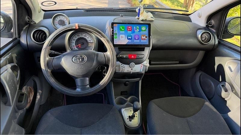 Grön Begagnad 2009 Toyota Aygo Halvkombi | 54 900 kr (Marknadspris) - Bild 1/4