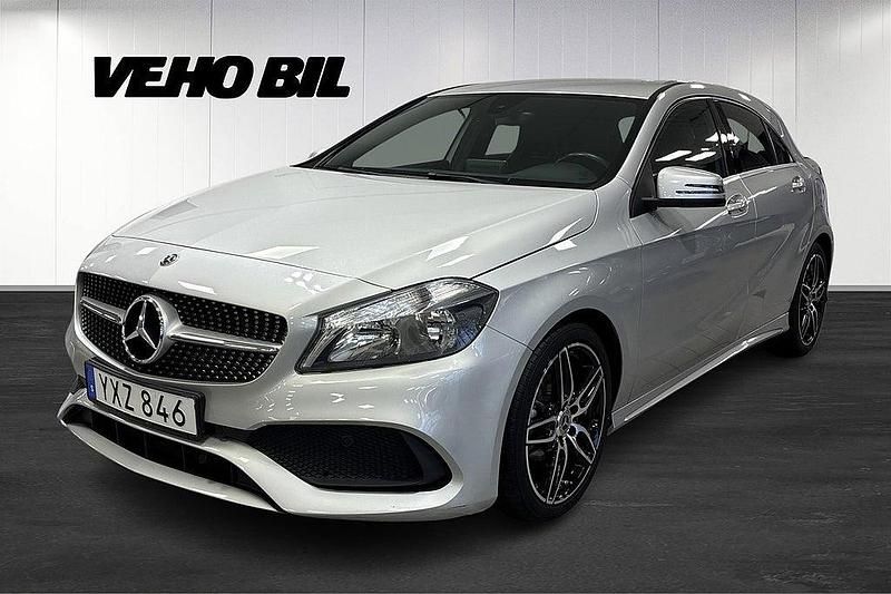 Silver Begagnad 2017 Mercedes A180 AMG line Halvkombi | 178 900 kr (Marknadspris) - Bild 1/4