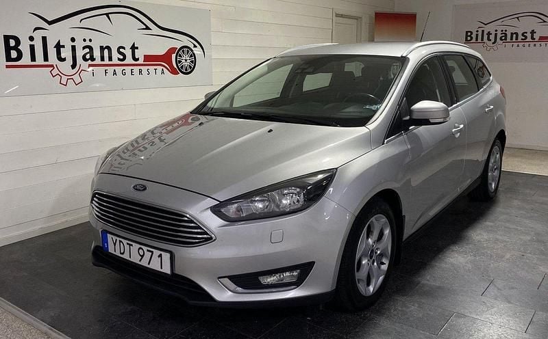 Grå Begagnad 2016 Ford Focus Titanium Kombi | 89 900 kr (Marknadspris) - Bild 1/4