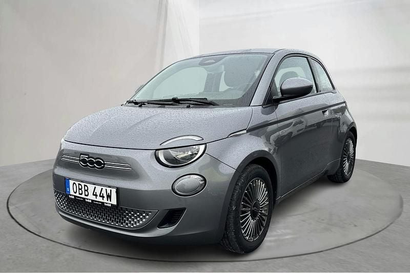Grå Begagnad 2022 Fiat 500e | 169 000 kr - Bild 1/4