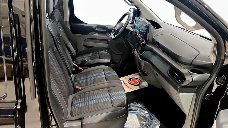 Ny Ford E-Transit 2026 Svart Van