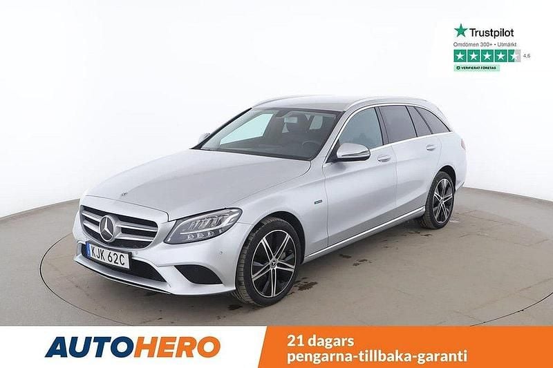 Silver Begagnad 2020 Mercedes C300e Avantgarde Kombi | 293 000 kr (Superpris) - Bild 1/4